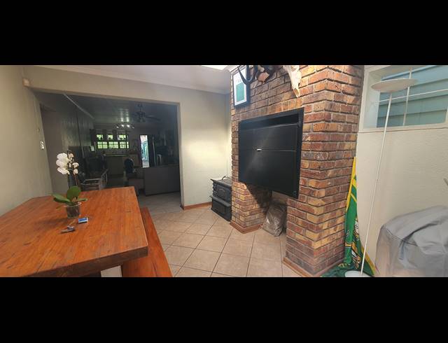 2 BEDROOM FLAT TO LET IN HEIDELBERG CENTRAL